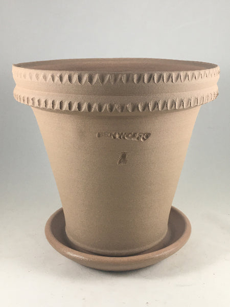SPC1061-19 Ben Wolff #4 Flower Pot in Tan. Sealed saucer with cork pads. 6.75”H x 7”W --- ONE OF A KIND